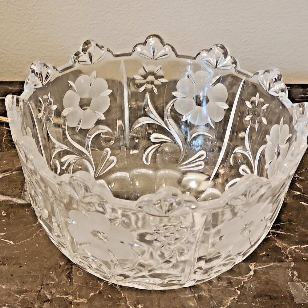 Glass Fruit bowl with frosted flowers